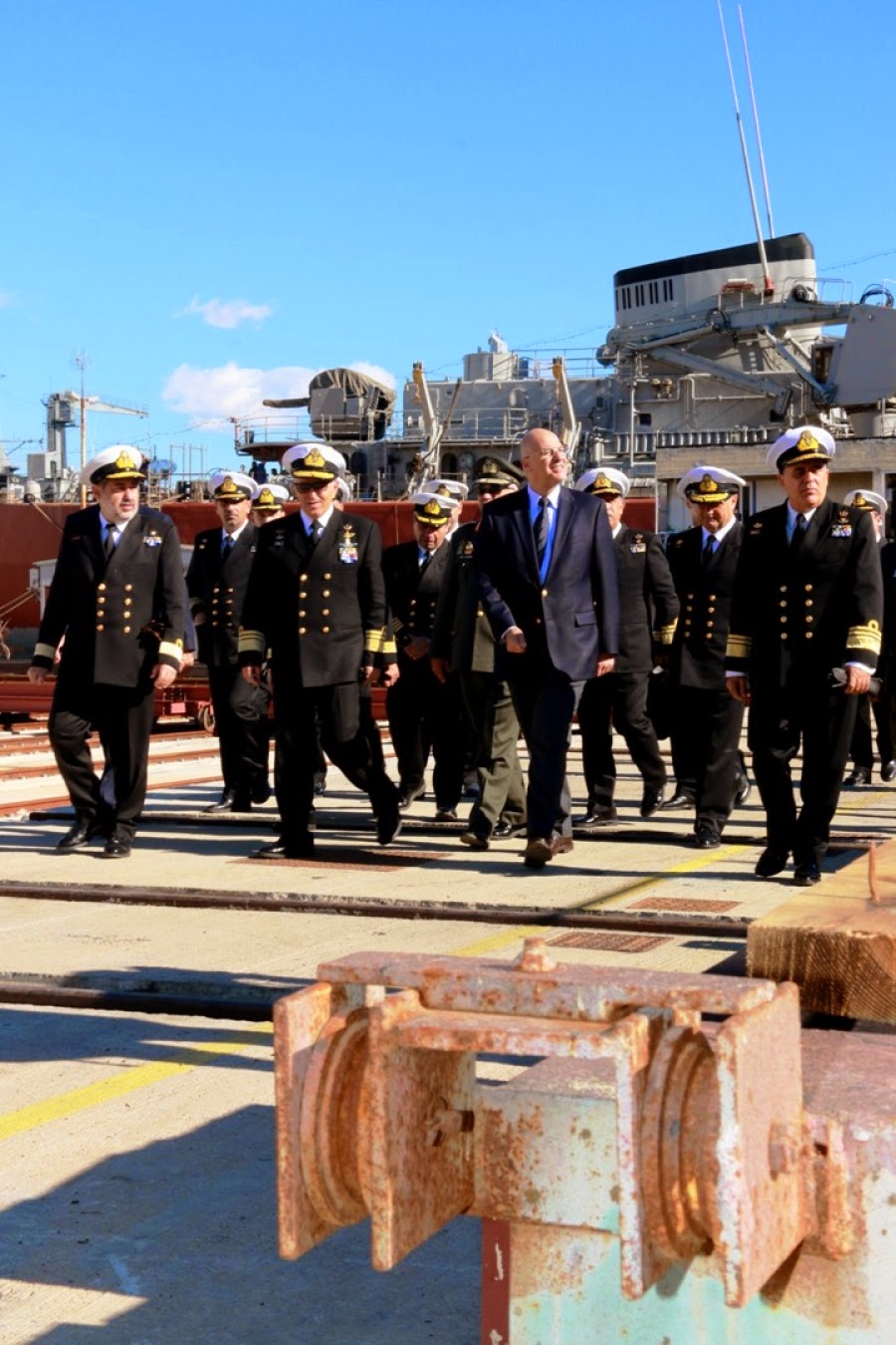 Επίσκεψη ΥΕΘΑ Νίκου Δένδια στο Αρχηγείο Στόλου και σε Πολεμικά πλοία στο Ναύσταθμο Σαλαμίνος - Φωτογραφία 10