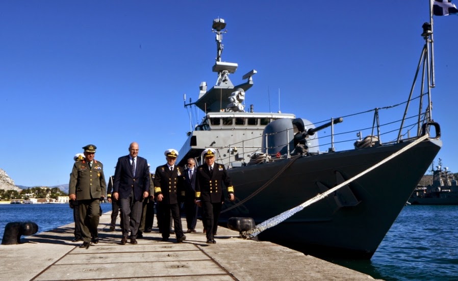 Επίσκεψη ΥΕΘΑ Νίκου Δένδια στο Αρχηγείο Στόλου και σε Πολεμικά πλοία στο Ναύσταθμο Σαλαμίνος - Φωτογραφία 14