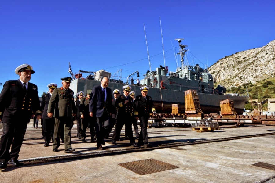 Επίσκεψη ΥΕΘΑ Νίκου Δένδια στο Αρχηγείο Στόλου και σε Πολεμικά πλοία στο Ναύσταθμο Σαλαμίνος - Φωτογραφία 5