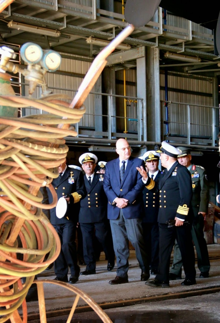 Επίσκεψη ΥΕΘΑ Νίκου Δένδια στο Αρχηγείο Στόλου και σε Πολεμικά πλοία στο Ναύσταθμο Σαλαμίνος - Φωτογραφία 7