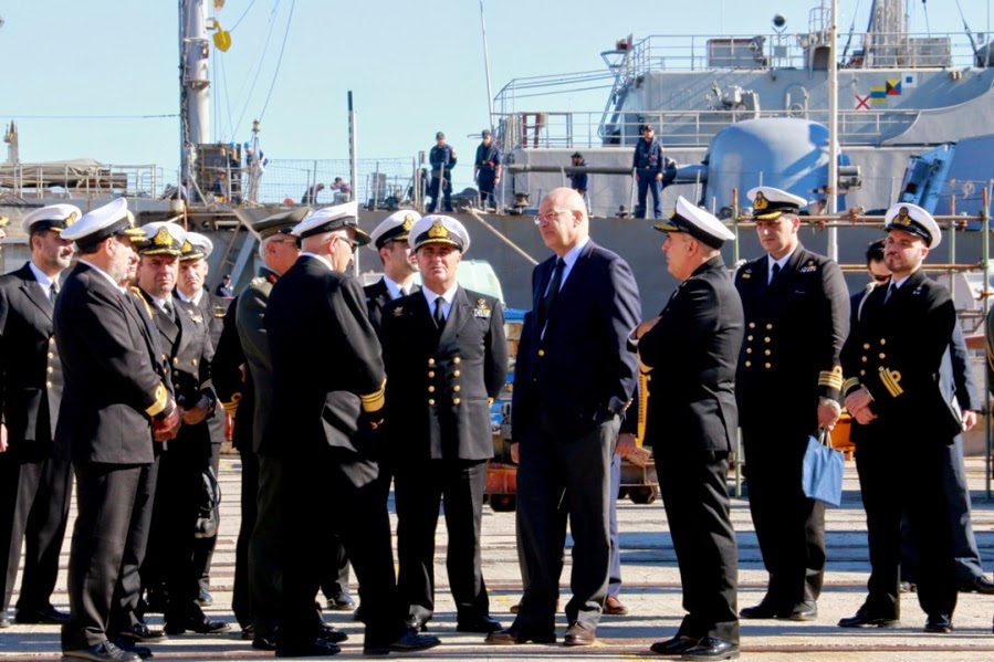 Επίσκεψη ΥΕΘΑ Νίκου Δένδια στο Αρχηγείο Στόλου και σε Πολεμικά πλοία στο Ναύσταθμο Σαλαμίνος - Φωτογραφία 9