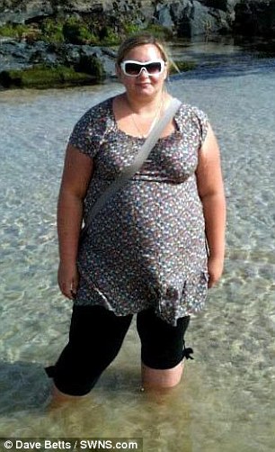 Ο γιος της, την ρώτησε ΓΙΑΤΙ ΕΙΝΑΙ ΤΟΣΟ ΧΟΝΤΡΗ και αυτή έχασε 83 κιλά...Δείτε πώς είναι σήμερα! [photos] - Φωτογραφία 2