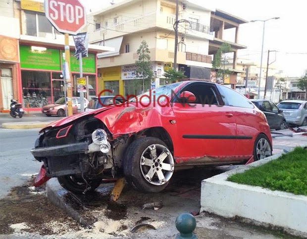 Ηράκλειο: Τρελή πορεία Ι.Χ στην 62 Μαρτύρων – Έπεσε σε στάση λεωφορείου και εγκατέλειψε το όχημα μετά - Φωτογραφία 4