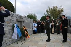 Κατέθεσε στεφάνι στο γερμανικό νεκροταφείο ο Α/ΓΕΕΘΑ και δέχεται πυρά!
