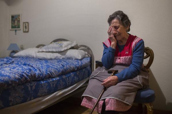 ΑΠΑΡΑΔΕΚΤΟ: Έκαναν έξωση σε 85χρονη που ήταν εγγυήτρια σε δάνειο του γιού της - Φωτογραφία 2