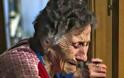 ΑΠΑΡΑΔΕΚΤΟ: Έκαναν έξωση σε 85χρονη που ήταν εγγυήτρια σε δάνειο του γιού της - Φωτογραφία 1