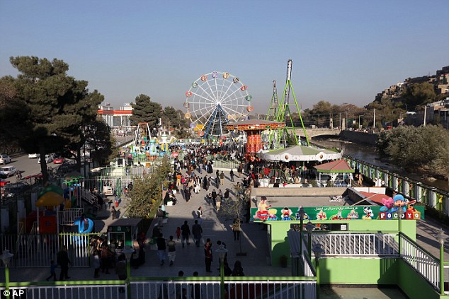 ΑΥΤΑ ΕΙΝΑΙ: Disneyland και στο Αφγανιστάν! [photos] - Φωτογραφία 4