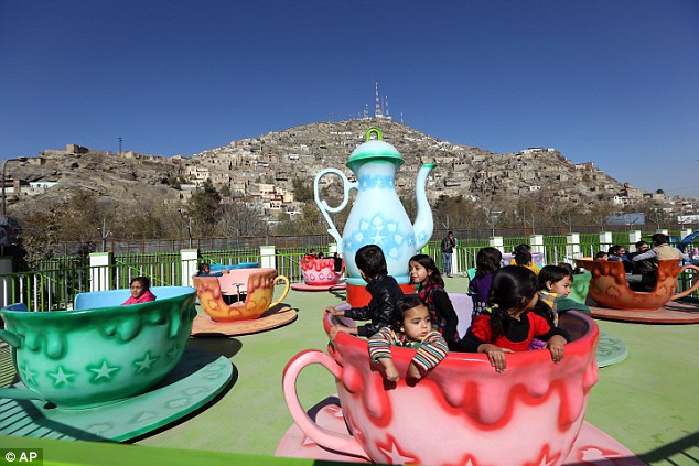 ΑΥΤΑ ΕΙΝΑΙ: Disneyland και στο Αφγανιστάν! [photos] - Φωτογραφία 7