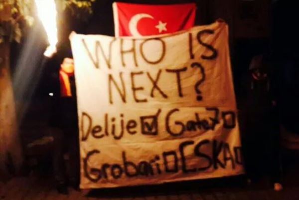 Τρομοκρατούν και ΠΡΟΚΑΛΟΥΝ οι Τούρκοι...Απειλούν τον Ολυμπιακό και την Θύρα 7 για το επόμενο θύμα τους! [photo] - Φωτογραφία 2
