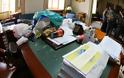 Φοιτητές γέμισαν με σκουπίδια το γραφείο του Αντιπρύτανη ΕΚΠΑ - Φωτογραφία 6