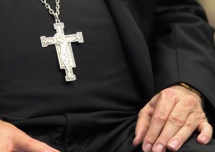 Συλλήψεις ιερέων για βιασμούς ανηλίκων στην Ισπανία! - Φωτογραφία 1