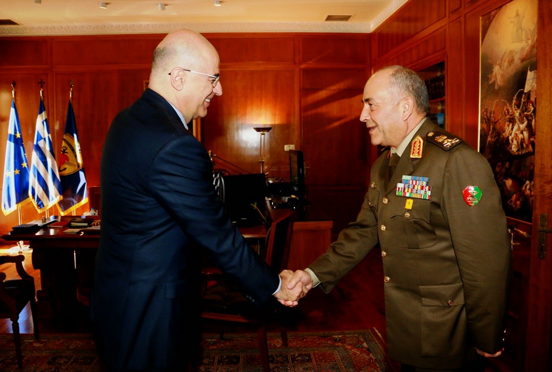 Συνάντηση ΥΕΘΑ Νίκου Δένδια με τον Αρχηγό των Ενόπλων Δυνάμεων της Αραβικής Δημοκρατίας της Αιγύπτου - Φωτογραφία 1