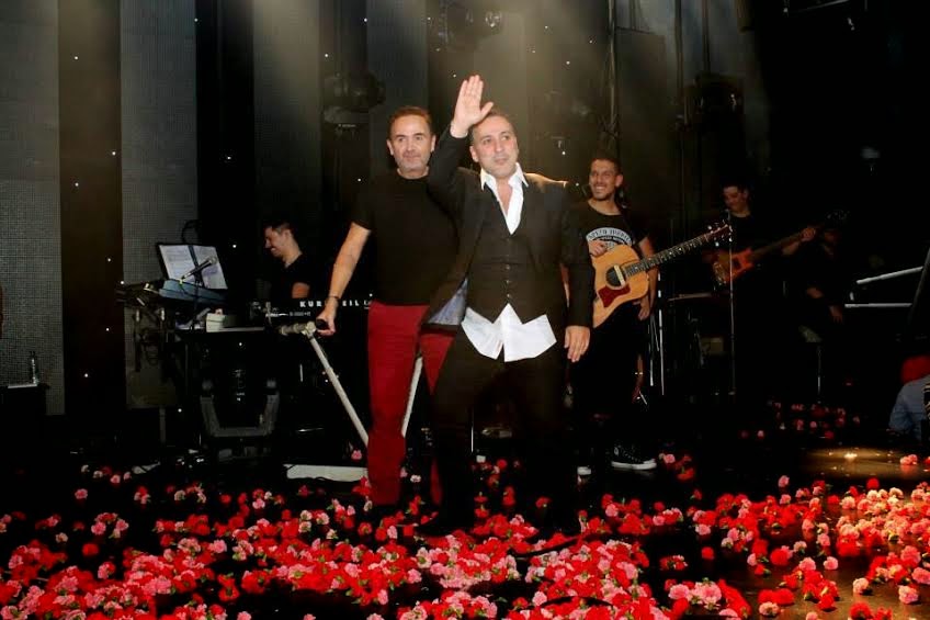 Ο διάσημος τραγουδιστής Kobi Peretz πάτησε Ελλάδα και αναστάτωσε με τις ερμηνείες του... [photos+video] - Φωτογραφία 3