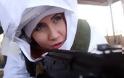 Μια σέξι κοκκινομάλλα στην 4η μονάδα τεθωρακισμένων της Ρωσίας (Βίντεο - Φωτό) - Φωτογραφία 11