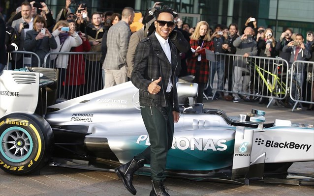Formula 1: Ανανεώνει με Mercedes ο Χάμιλτον - Φωτογραφία 1