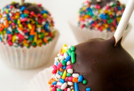 Φτιάχνουμε γλειφιτζούρια από κέικ ή αλλιώς Cake Pops! - Φωτογραφία 1