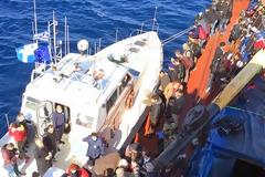 Γιγαντιαία επιχείρηση για τους μετανάστες στην Ιεράπετρα... [photos]
