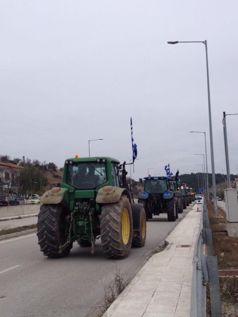 Αγρότες απέκλεισαν το τελωνείο Κήπων [photos] - Φωτογραφία 5