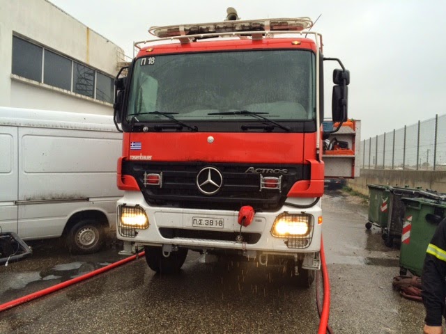 Πήρε φωτιά η αντιπροσωπεία της Mercedes στο Αγρίνιο - Φωτογραφία 7