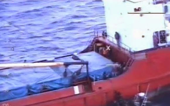 Καρέ-καρέ η επίχειρηση των ειδικών δυνάμεων του Λιμενικού στο πλοίο Baris [video] - Φωτογραφία 1