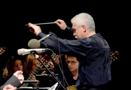Πάτρα: Στη μνήμη του Θανάση Τσιπινάκη οι συναυλίες για τα 30 χρόνια της Ορχήστρας Νυκτών Εγχόρδων - Φωτογραφία 1