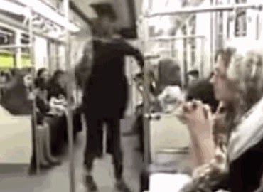 Το γύρο του κόσμου κάνει βίντεο με νεαρή που χορεύει στο μετρό της Τεχεράνης! - Φωτογραφία 1