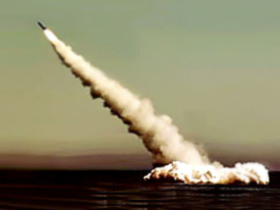 Επιτυχής η δοκιμή εκτόξευσης πυραύλου Bulava από το ρωσικό πυρηνικό υποβρύχιο Αλεξάντερ Νέβσκι - Φωτογραφία 1
