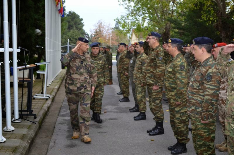 Παρασημοφόρη 63 στελεχών του Ευρωπαϊκού Στρατηγείου Λάρισας (ΕΣΕΕΕ) - Φωτογραφία 1