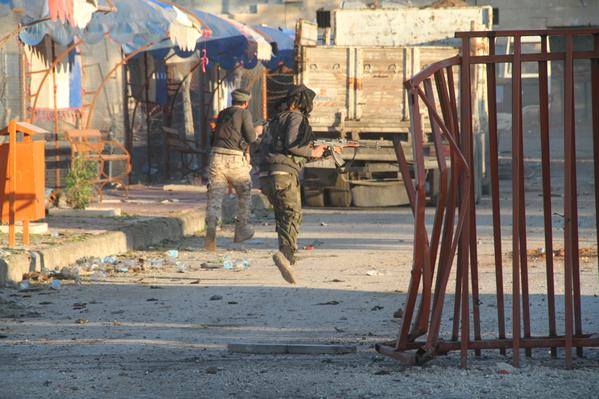 Δείτε βίντεο: Το Ισλαμικό Κράτος επιτέθηκε στην Κομπάνι μέσα από την Τουρκία - Φωτογραφία 5