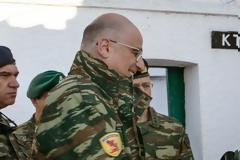 Αυτή είναι η εντυπωσιακή Υπολοχαγός-Κομάντος που φυλάει την Ακριτική Στρογγυλή και άφησε άφωνο τον Δένδια... [photos]