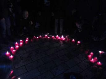 Κεράκια στην πλατεία Αριστοτέλους για την Παγκόσμια Ημέρα κατά του AIDS [video] - Φωτογραφία 4