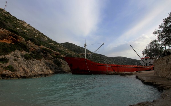 ΜΥΣΤΗΡΙΟ στη Ζάκυνθο: Ποιος παράτησε αυτό το φορτηγό πλοίο μέσα στην μέση της παραλίας; Κανένα ίχνος από τον καπετάνιο! [Photos] - Φωτογραφία 3