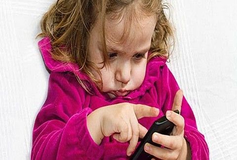Παιδί και κινητό: Τι πρέπει να γνωρίζουν και να προσέχουν οι γονείς; - Φωτογραφία 1