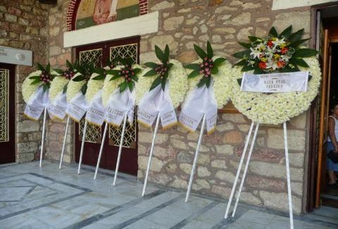 ΘΡΗΝΟΣ: Σε ποιο νησί της χώρας έγιναν 14 κηδείες σε μια ημέρα; - Φωτογραφία 1