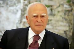Δείτε φωτογραφίες από τη συνάντηση Παπούλια - Νταβούτογλου