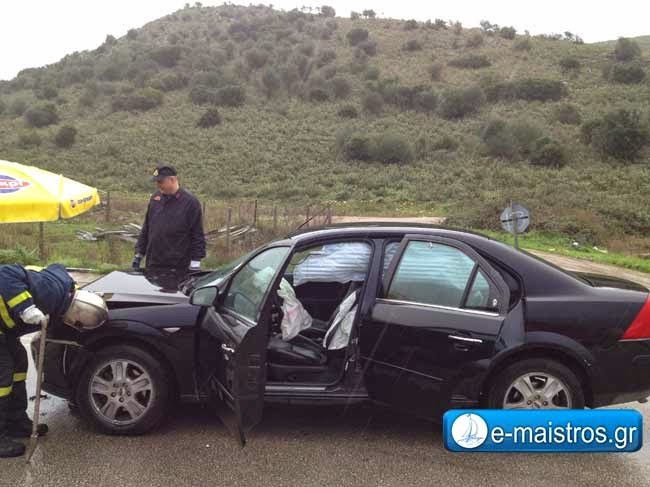 Σφοδρή σύγκρουση στην Αμφιλοχία με τρεις τραυματίες - Φωτογραφία 2