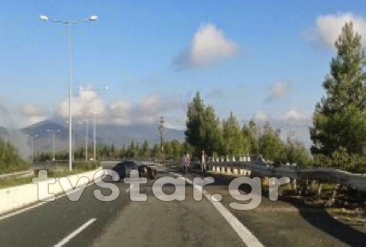 Τροχαίο με περιπολικό την ώρα της μεταγωγής κρατουμένων! [photos] - Φωτογραφία 4