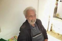 Περιμένουν το μανάβη να τους ταΐσει...