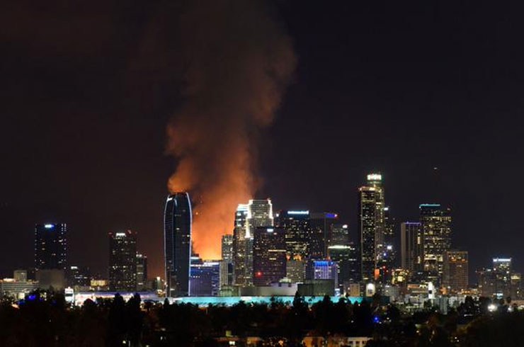 Πύρινη κόλαση στο Λος Άντζελες...[photos] - Φωτογραφία 5