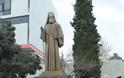 Αποκαλύφθηκε ο ανδριάντας του Οικουμενικού Πατριάρχη Ιωακείμ του Γ' στο ΑΠΘ - Φωτογραφία 2