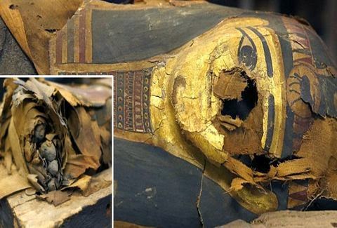 ΑΠΙΣΤΕΥΤΟ: Άνοιξαν ΜΟΥΜΙΑ 2.500 ετών! Δείτε τι βρήκαν μέσα... [photos+video] - Φωτογραφία 1