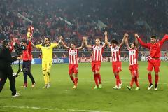 Ο ΘΡΥΛΟΣ ΑΠΟΧΑΙΡΕΤΗΣΕ ΤΟ CHAMPIONS LEΑGUE ΟΠΩΣ... ΕΠΡΕΠΕ ΚΑΙ ΤΑ «ΟΛΕ» ΜΕ ΤΟ ΛΑΟ ΤΟΥ ΑΠΑΡΑΙΤΗΤΑ! (PHOTOS)