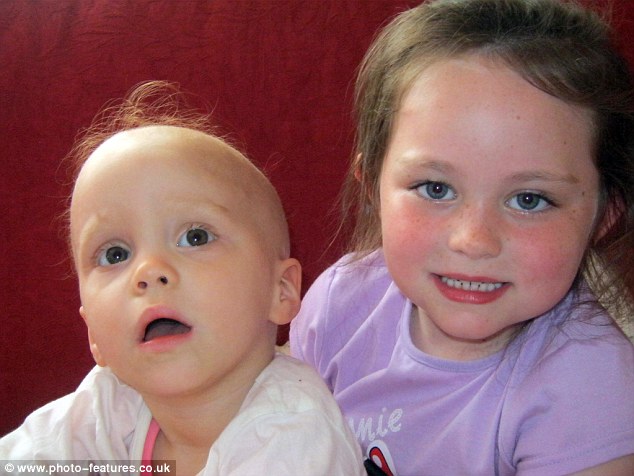Συγκλονιστικό: 4χρονη που αργοπεθαίνει ζητά μόνο να ζήσει μέχρι να γεννηθεί η αδερφούλα της... [photos] - Φωτογραφία 8