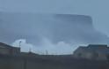 Βίντεο που κόβει την ανάσα: Δείτε ΤΕΡΑΣΤΙΑ κύματα να προκαλούν ΠΑΝΙΚΟ στους κατοίκους [video]