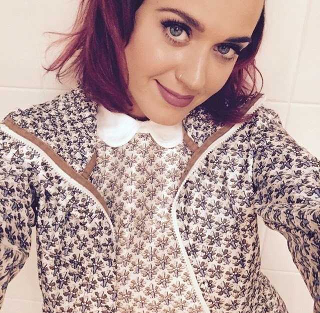Η Katy Perry «ξαναχτυπά» με το πιο it-colour της σεζόν στα μαλλιά της! - Φωτογραφία 2