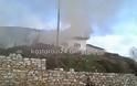 Δείτε φωτογραφίες από τη χθεσινή πυρκαγιά που ξέσπασε σε επιχείρηση μαρμάρων στη Καστοριά - Φωτογραφία 2