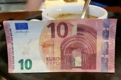 ΈΚΑΝΑΝ την εμφάνισή τους τα νέα ΠΛΑΣΤΑ 10ευρα...Δείτε πως να τα ξεχωρίσετε! [Photos]