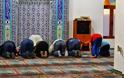 Οἱ Μουσουλμάνοι φεύγουν, τὰ παράνομα τζαμιὰ κλείνουν, ἀλλὰ ἡ Ἑλληνικὴ Πολιτεία θὰ ἀνεγείρη τὸ Τέμενος