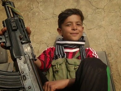 ΑΠΑΡΑΔΕΚΤΟ: Ο 14χρονος Χαϊντάρ εκπαιδεύεται στα όπλα [video] - Φωτογραφία 1