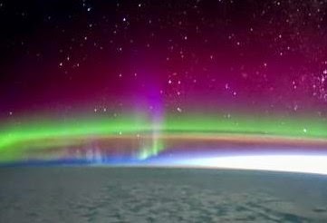 Συγκλονιστικές εικόνες: Το Βόρειο Σέλας από το Διεθνή Διαστημικό Σταθμό...[video] - Φωτογραφία 1